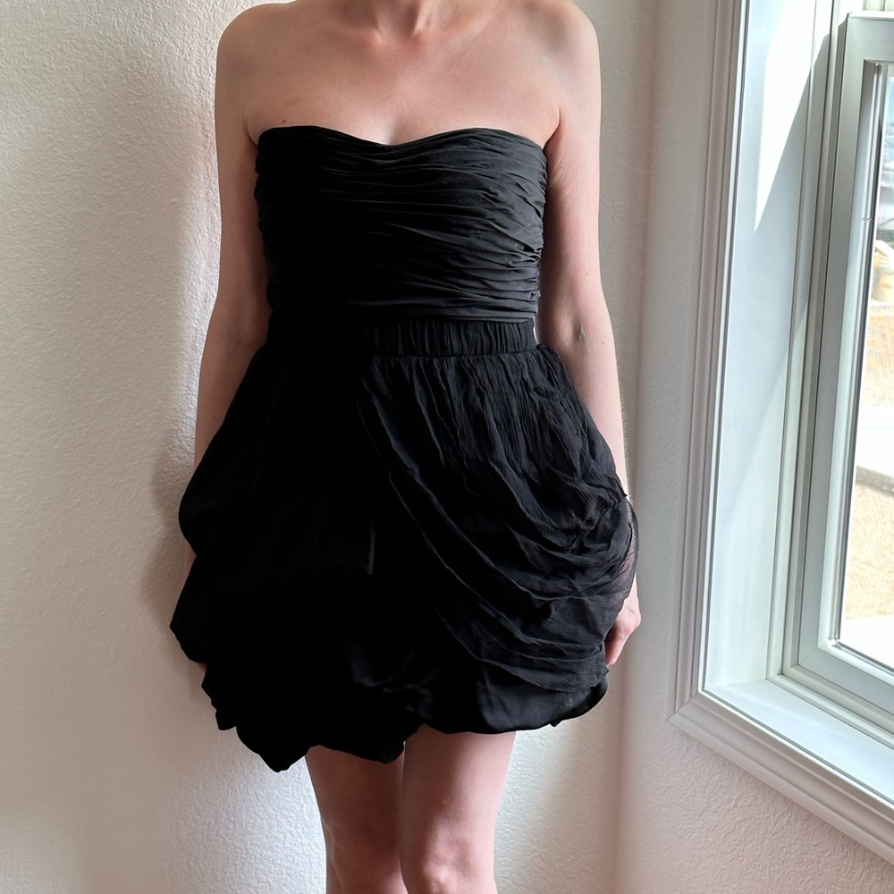 Bebe short strapless black dress